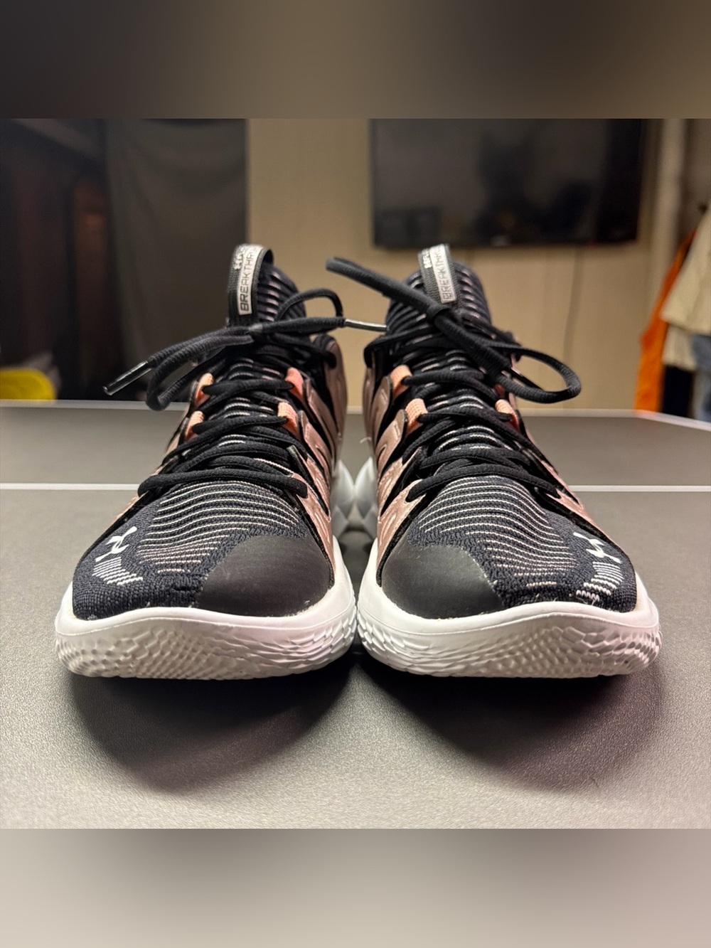 Under Armour Women's 8 Flow Breakthru 4 Basketball Shoes Black Rose Gold A302 - Picture 2 of 9